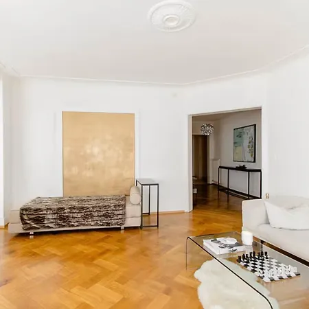 Spacieux Et Location Ideale דירה