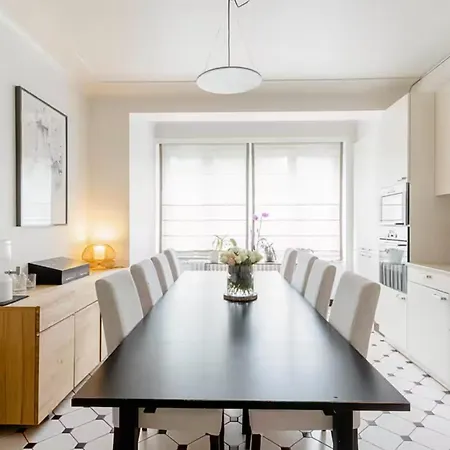 Spacieux Et Location Ideale דירה